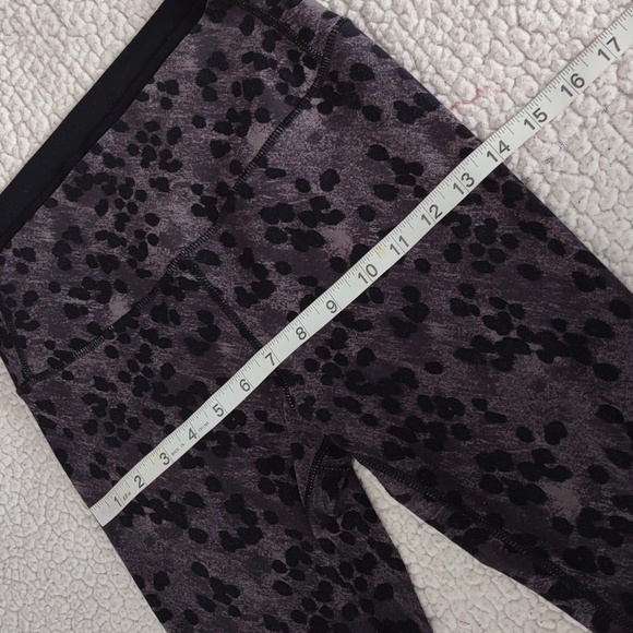 Splits59 Size Medium Dual Waistband Airweight 7/8 Animal Print Leggings - Picture 10 of 15